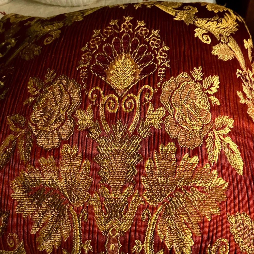 Multiple piece QUEEN Size Quilt Set